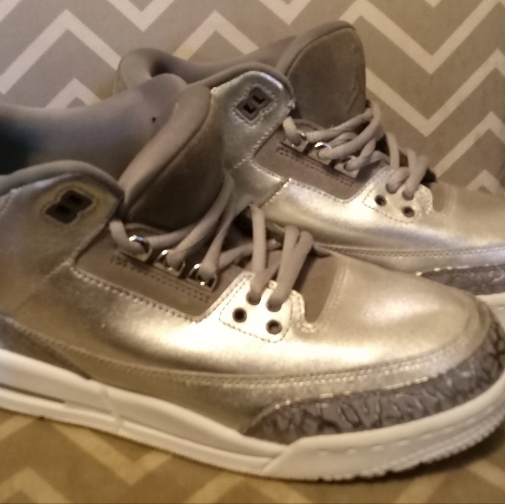 AIR JORDAN 3 III RETRO SIZE 8Y METALLIC SILVER COOL GREY AA1243 020